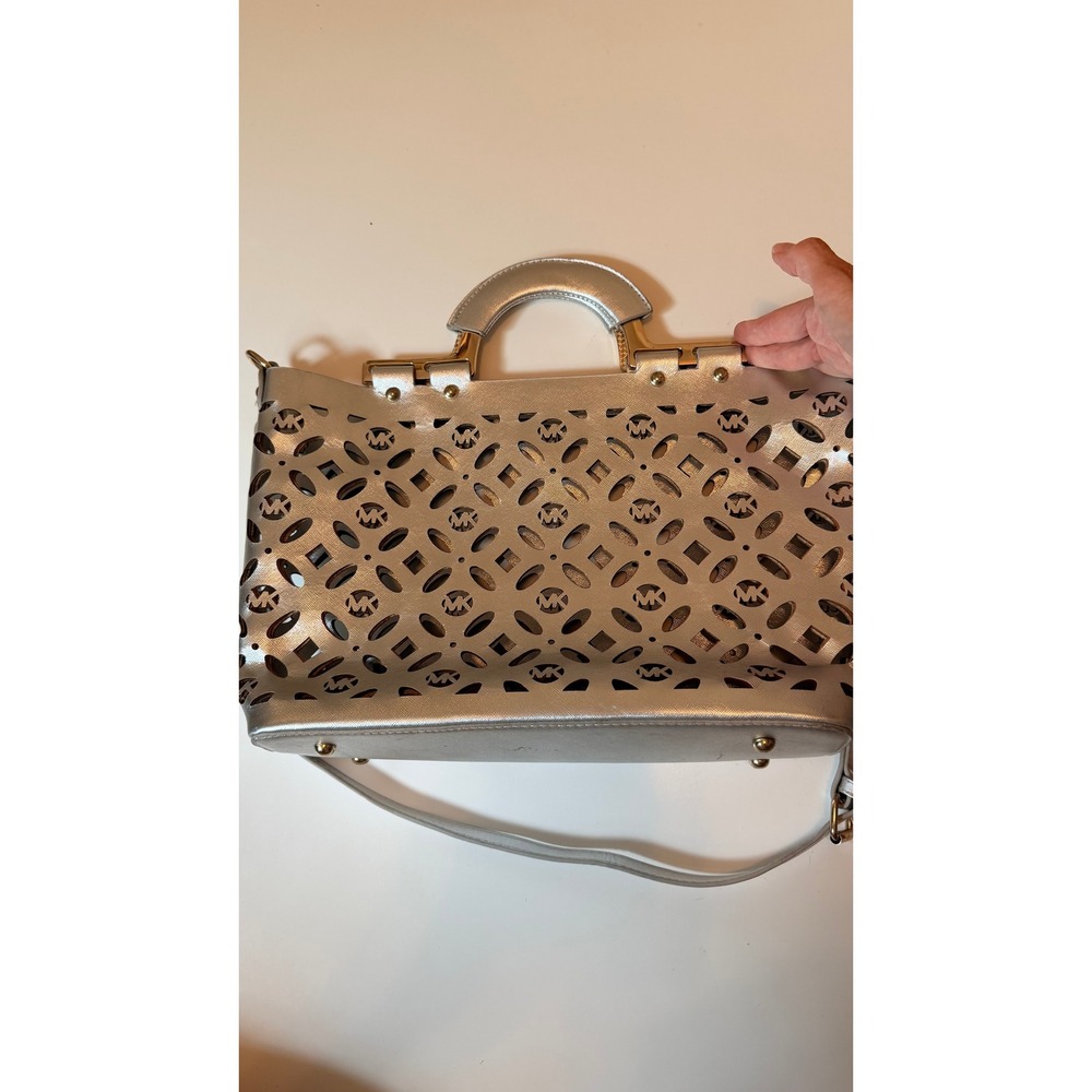 Michael Kors Satchel Women Medium Silver Laser Cut Cynthia Crossbody Handbag - Picture 5 of 6